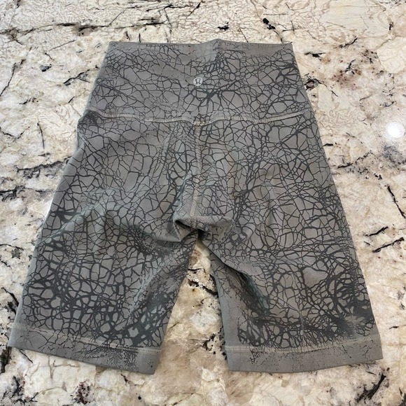 Lululemon Wunder Train High-Rise Short 8" Thread Dye Rover Black - Picture 5 of 9